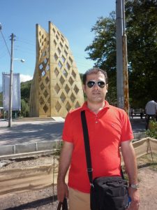 دربارۀ این مقاله بیشتر بخوانید چند سکانس از فیلم‌نامه سینمایی چهار راه